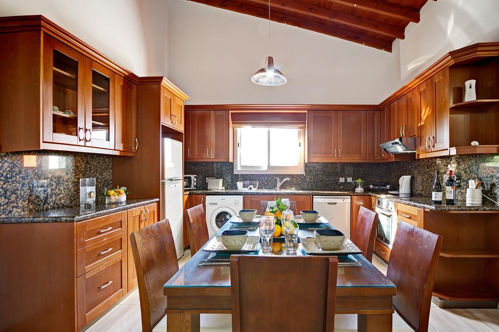 G&E Beach Apartments Polis Ngoại thất bức ảnh